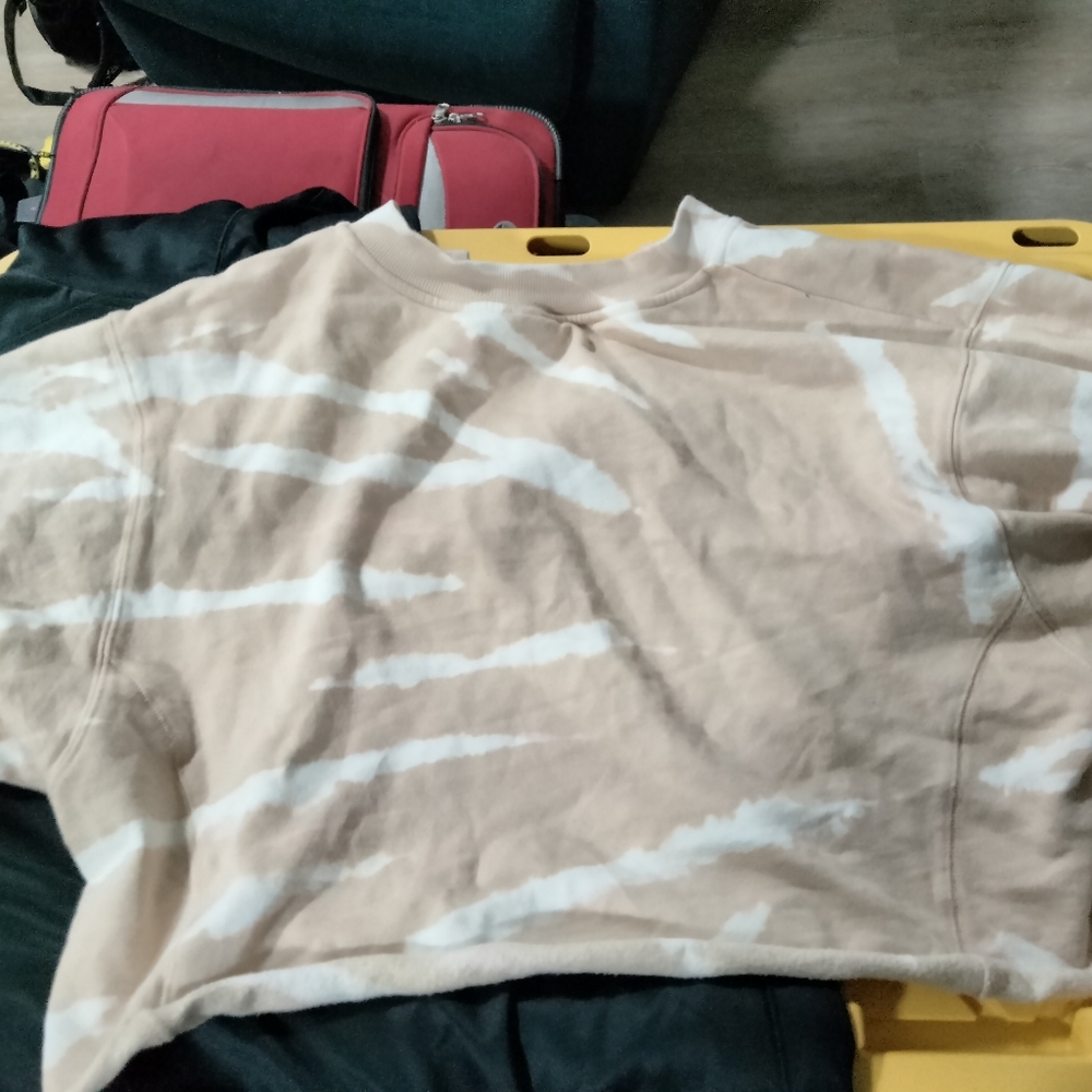 Crop top light tan tie dye hoodie